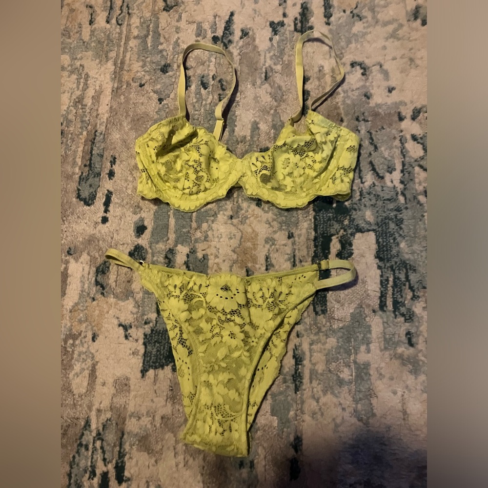 Bootay Bag Match Set, Top Like New, Never Worn! Bottoms Like New, just tried on!